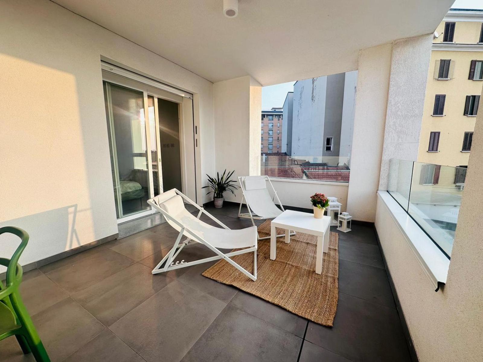 Lovely Terrace Apartment - Porta Romana District ميلان المظهر الخارجي الصورة